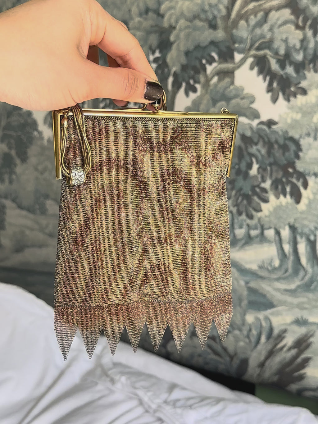 1920s Gold-Tone Chainmail Cocktail Bag