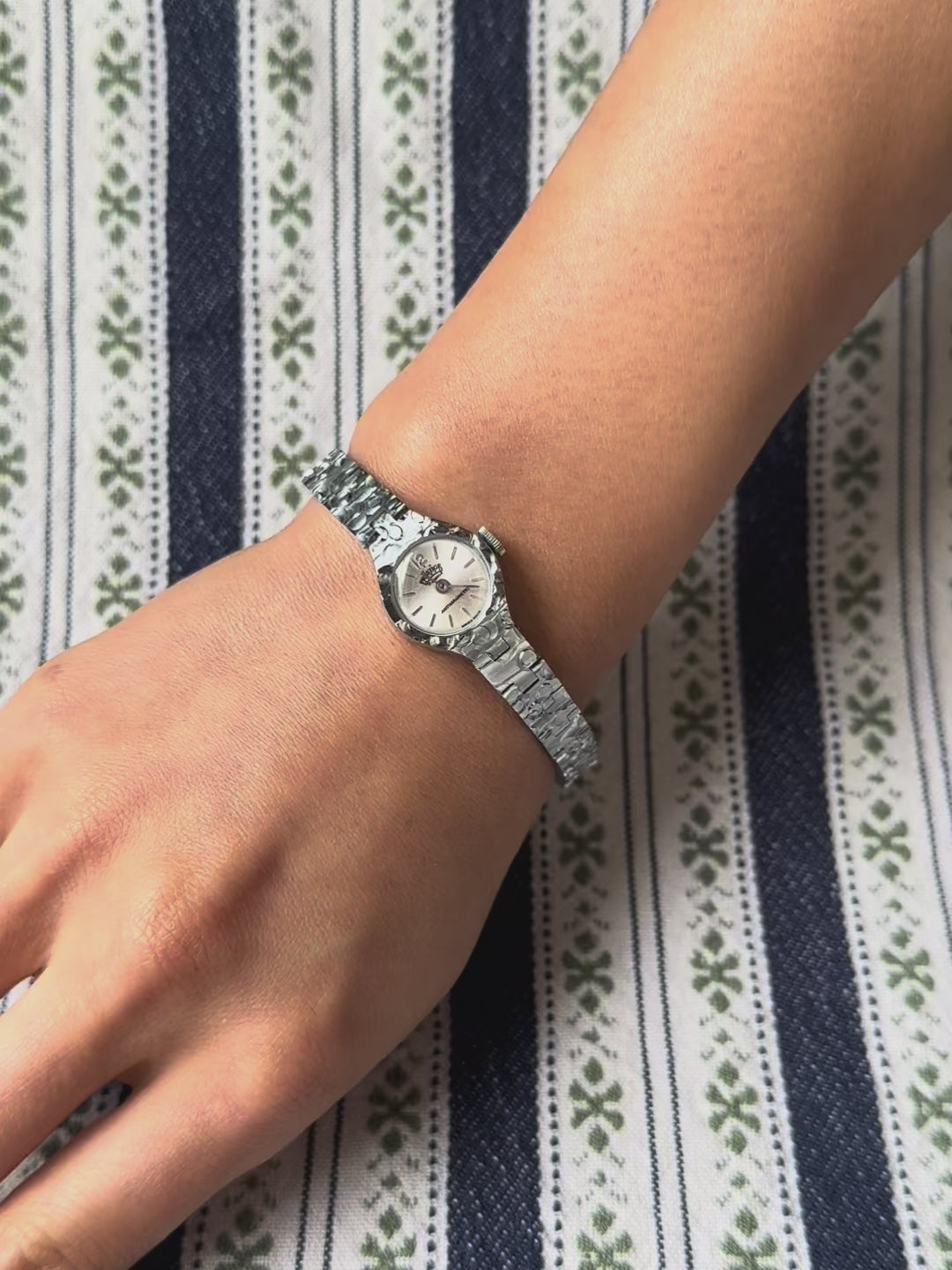 1970s Prestige Textured Silver Tone Mechanical Watch