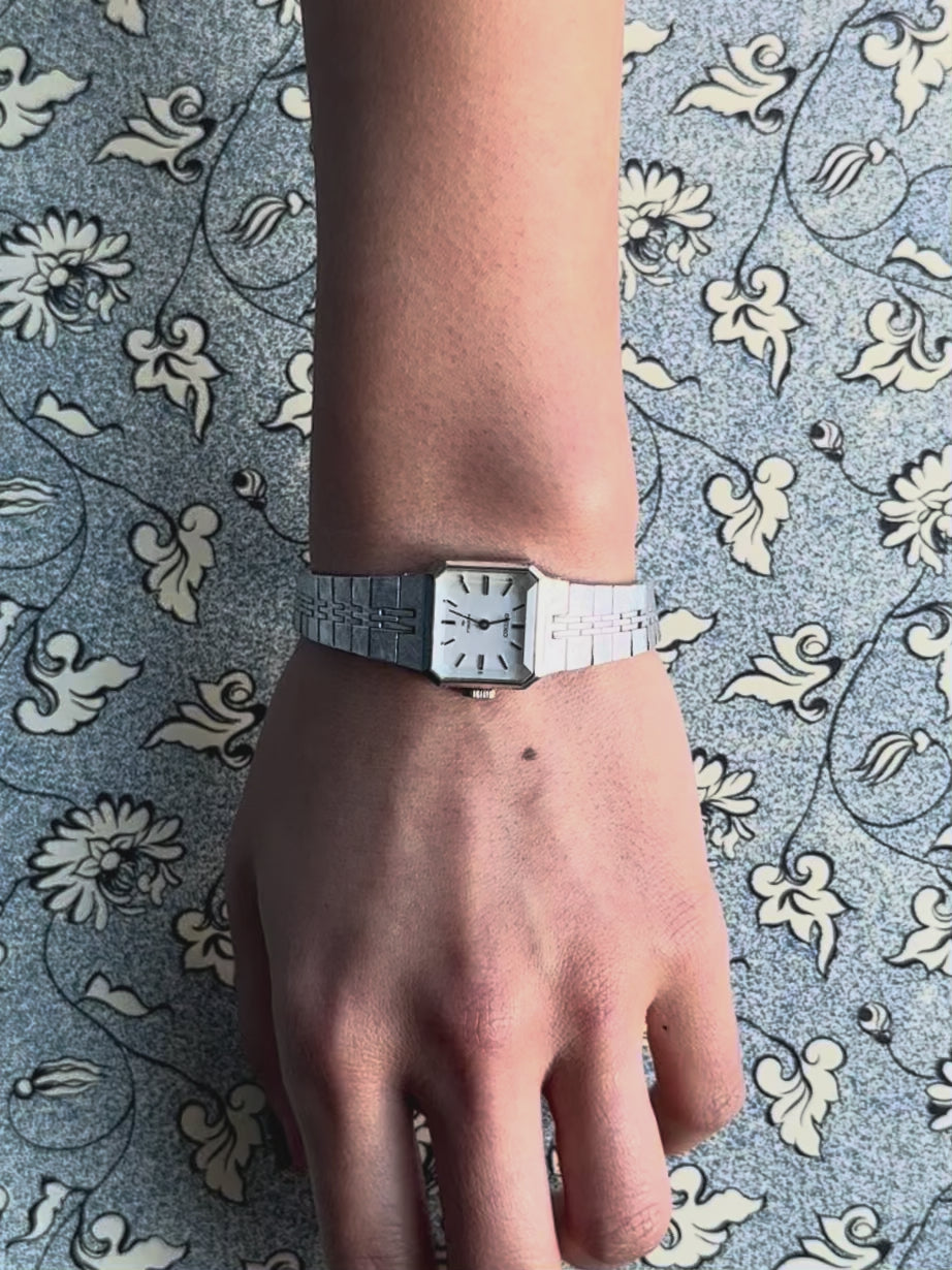 1970s Seiko white dial silver-plated mechanical watch