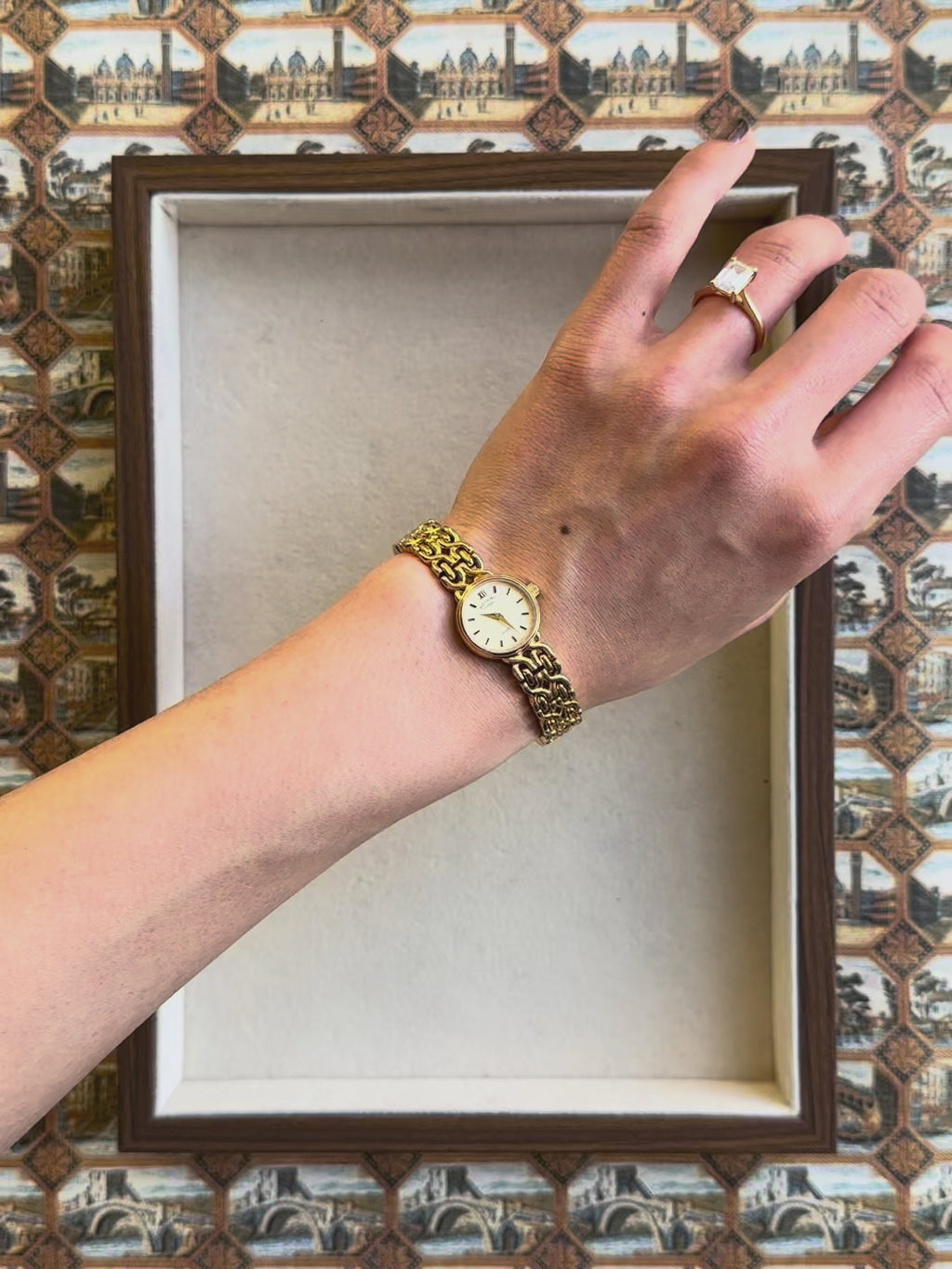 1980s Rotary Pattern Round Gold-Plated Quartz Watch