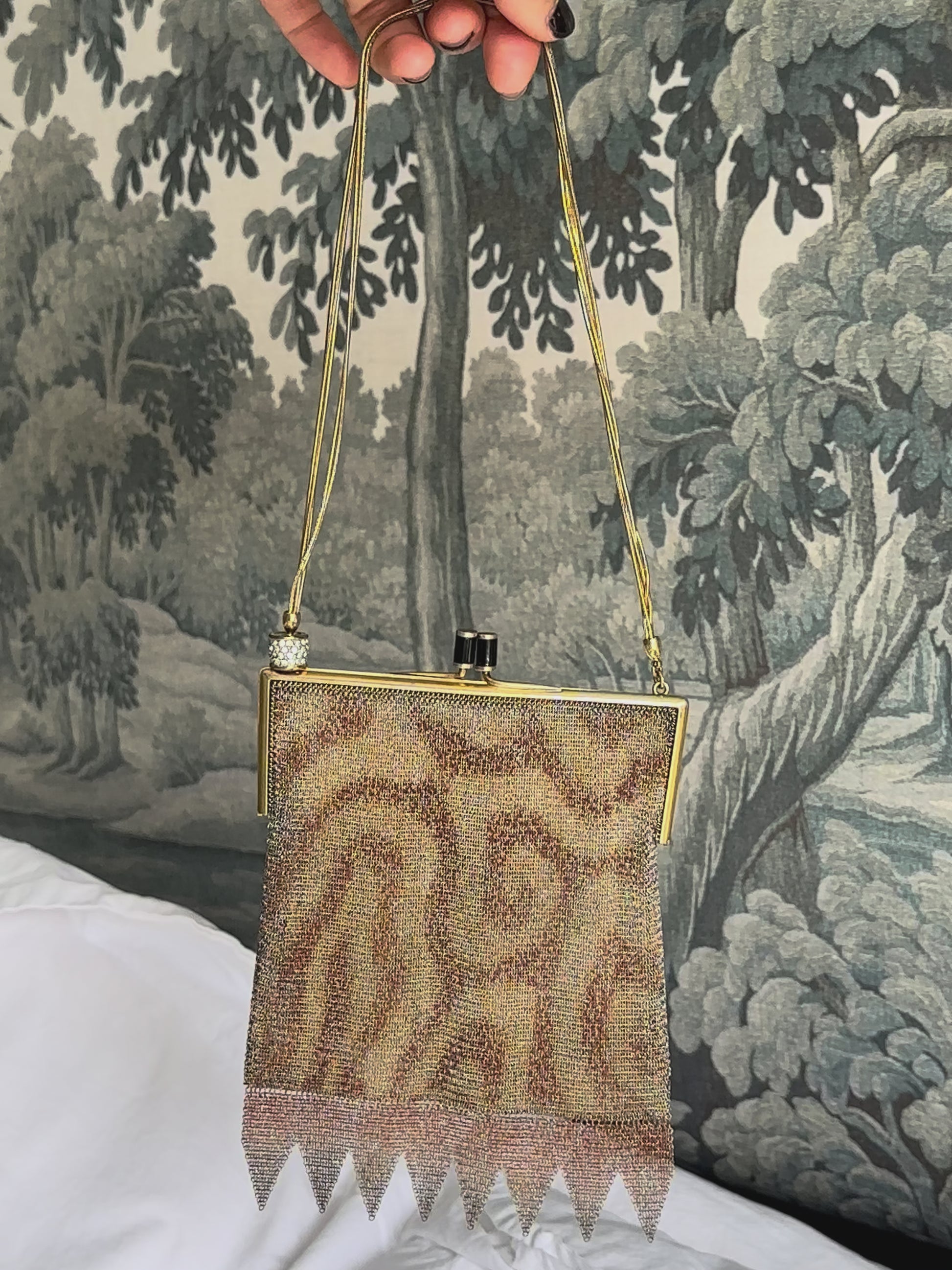 1920s Gold-Tone Chainmail Cocktail Bag