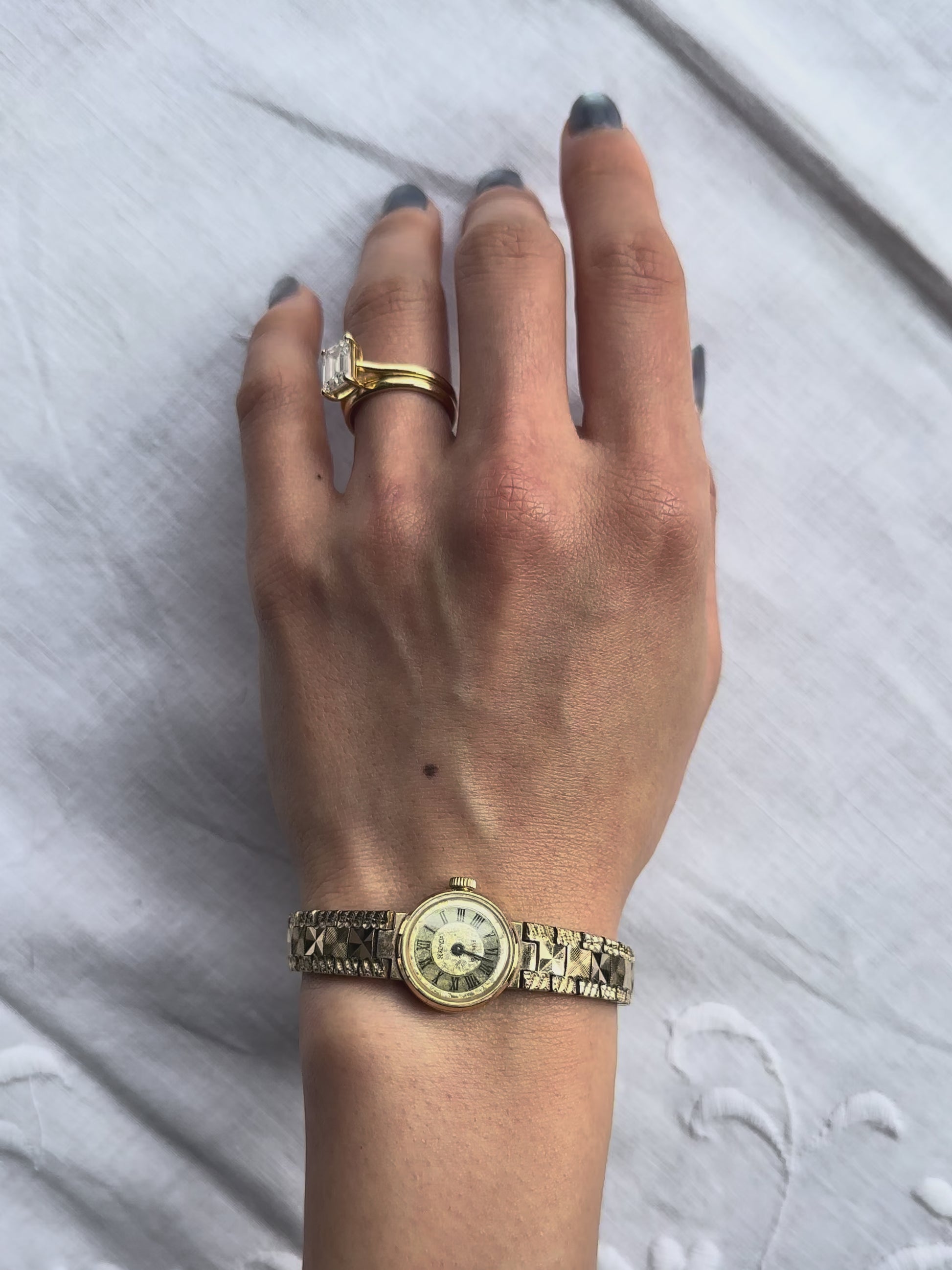 1970s Sekonda Textured Roman Dial Mechanical Watch