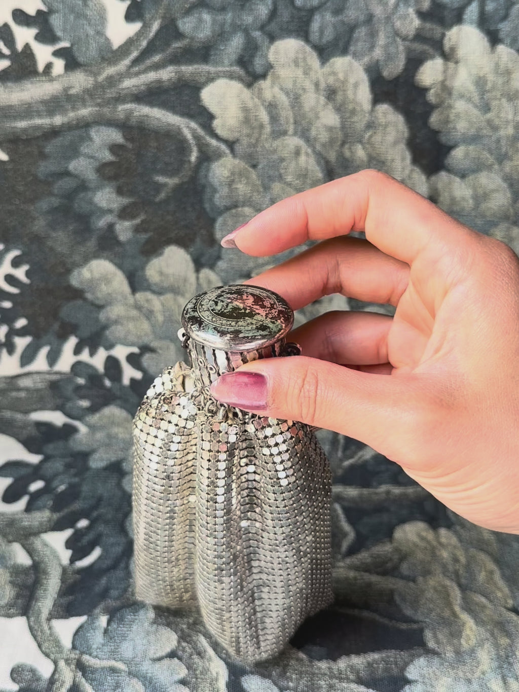 1930s Silver-Plated Sequin Mesh Pouch Bag