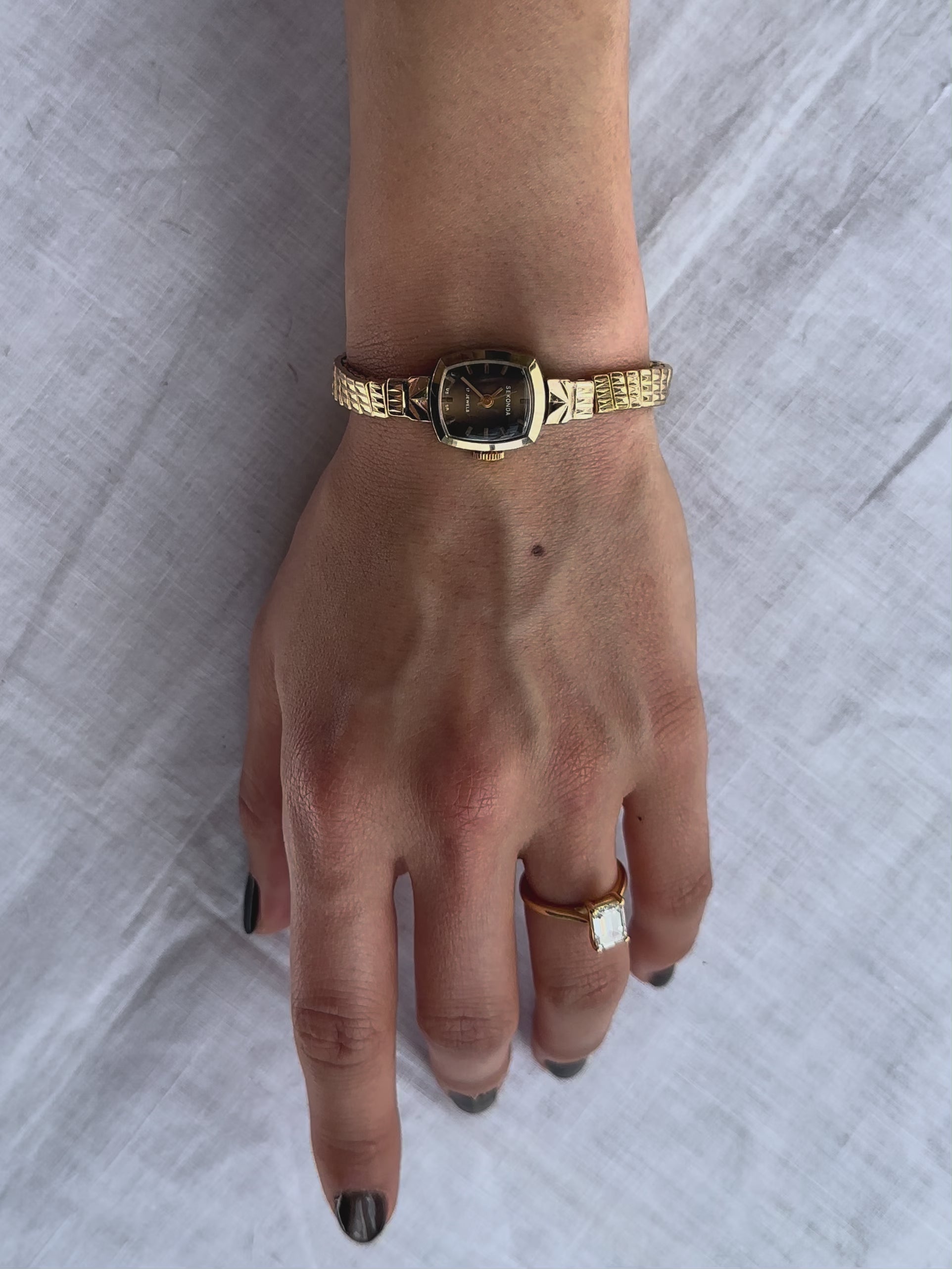 1970s Sekonda Tiger’s Eye Expander Mechanical Watch