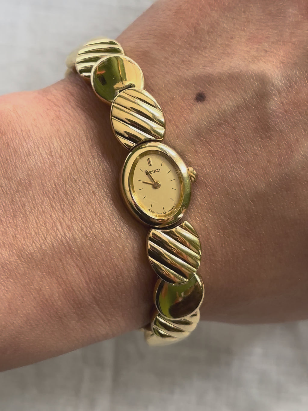 1980s Seiko Oval Disc Quartz Watch