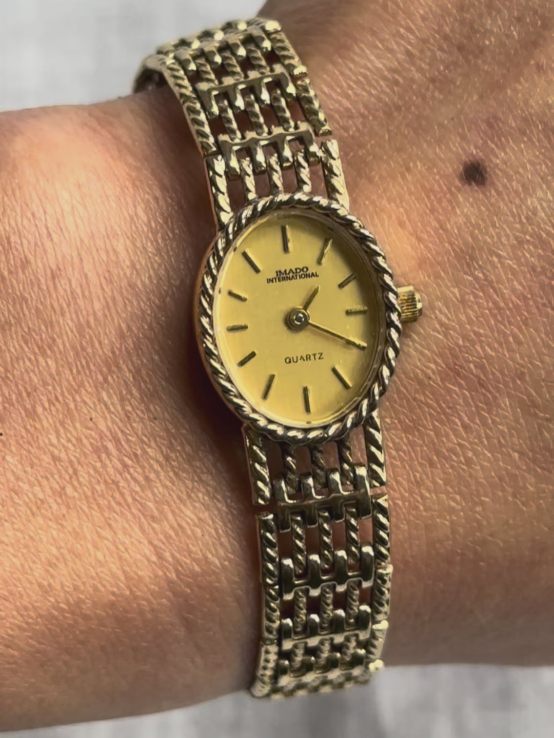 1970s Imado Hollow Chain Gold-Plated Quartz Watch