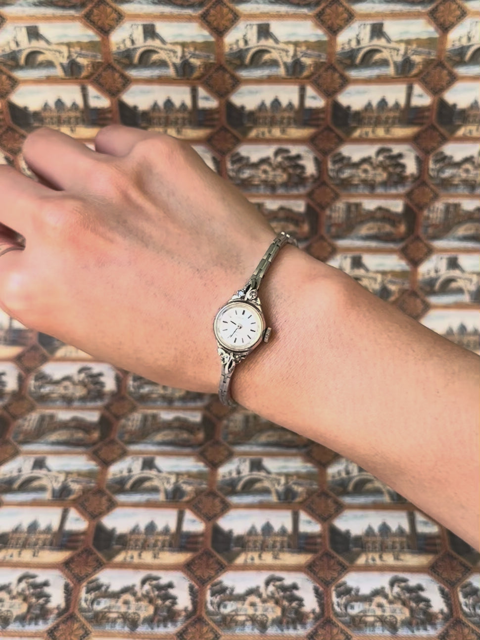 1970s Seiko 21 jewels silver-plated slim mechanical watch