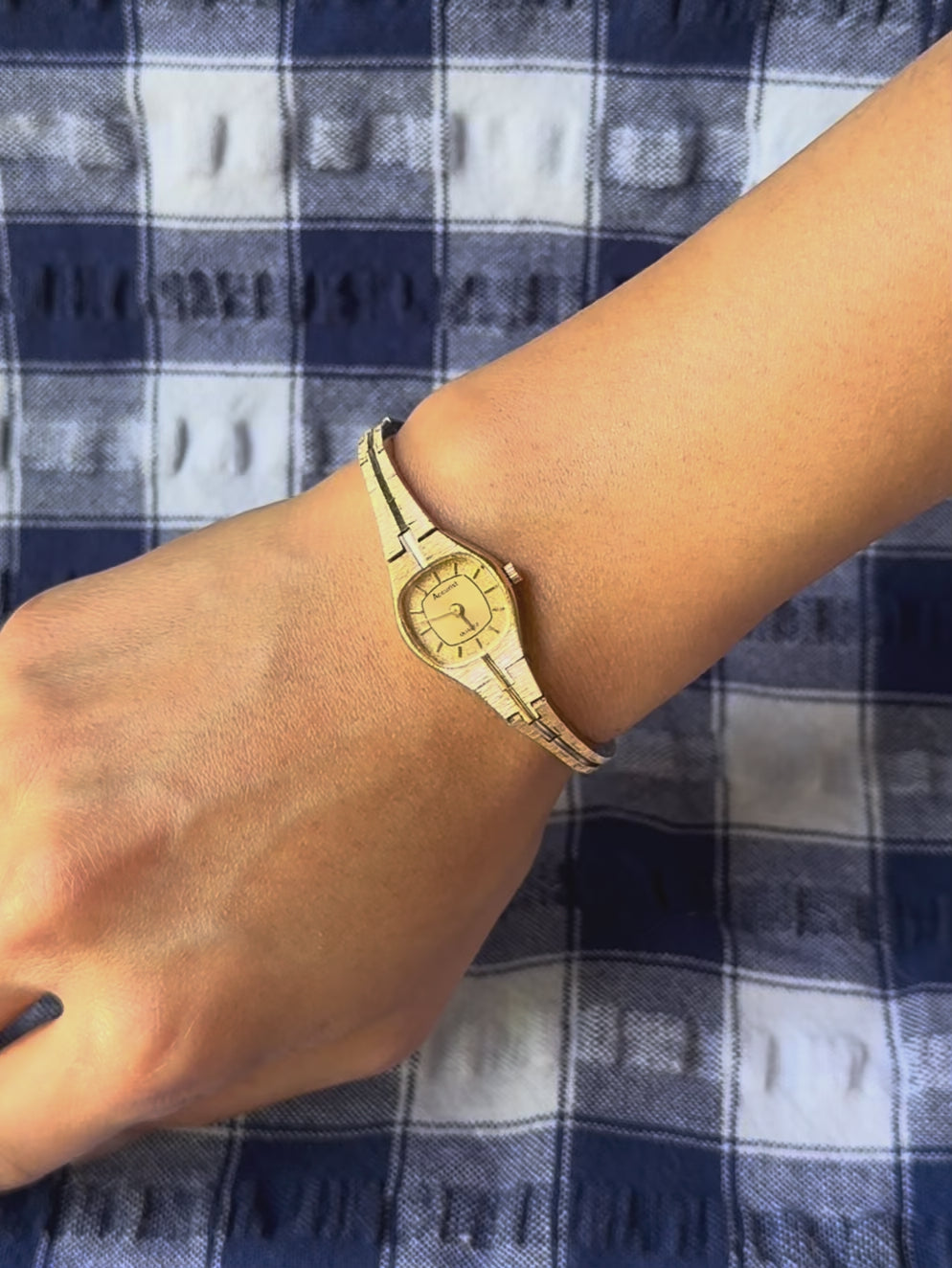 1980s Accurist Textured Gold-Plated Slim Quartz Watch